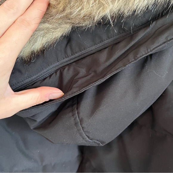 Uniqlo warmest extra long black parka coat like new - Picture 9 of 14